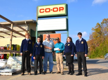 HUMPHREY’S FARMERS CO-OP GIVES $7,900 TO LOCAL FFA CHAPTERS