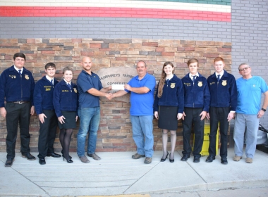 HUMPHREY’S FARMERS CO-OP GIVES $7,900 TO LOCAL FFA CHAPTERS