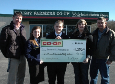 VALLEY FARMERS CO-OP GIVES $10,000 TO LOCAL FFA PROGRAMS